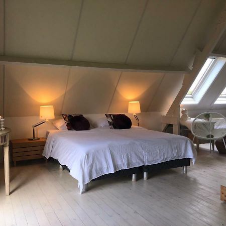 Vitamine D Koksijde Bagian luar foto